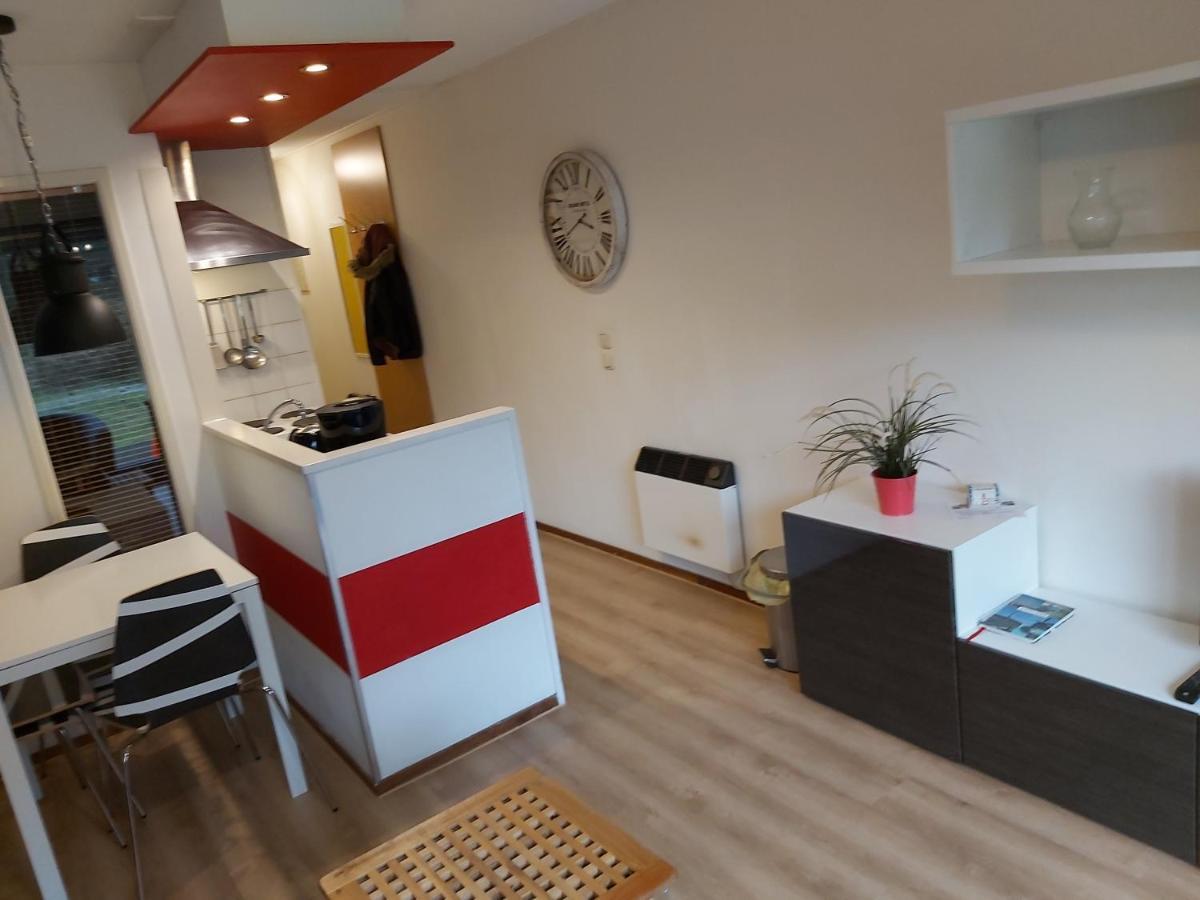 Comfort Appartementen Strandhuys en de Vuurtoren: Beachside Retreat with Private Terrace and Indoor Pool Hollum  Exterior photo