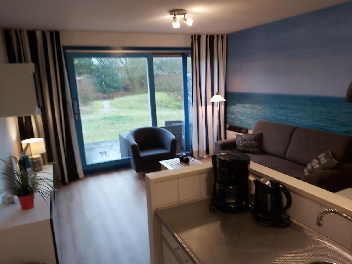 Comfort Appartementen Strandhuys en de Vuurtoren: Beachside Retreat with Private Terrace and Indoor Pool Hollum  Exterior photo
